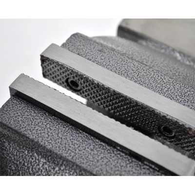 5. AWTOOLS AW24236 imadło stołowe