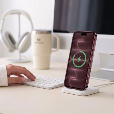10. Etui Tech-Protect MagFlex na iPhone 18 Pro / 17 Pro - burgundowe