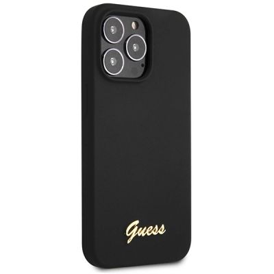 4. Etui Guess Silicone Script Gold Logo na iPhone 13 Pro Max - czarne