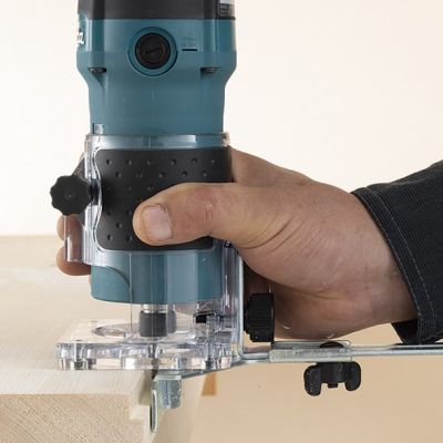 5. Frezarka elektryczna 3711 530W MAKITA