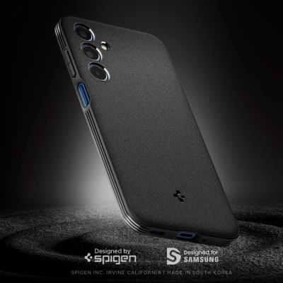 7. Etui Spigen Essential SandBlast na Samsung Galaxy M35 5G - czarne