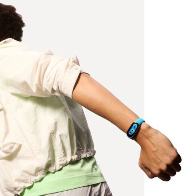 4. Pasek Tech-Protect IconBand na Xiaomi Smart Band 8 / 8 NFC - beżowy