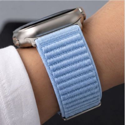 7. Pasek Tech-Protect NylonLoop na Apple Watch 44 / 45 / 46 / 49 mm - jasnoniebieski