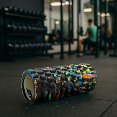 14. WAŁEK ROLLER DO ĆWICZEŃ CAMOUFLAGE 14x33CM ENERO FIT