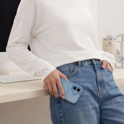 7. Etui Tech-Protect MagPeak MagSafe CC na iPhone 17 - niebieskie matowe