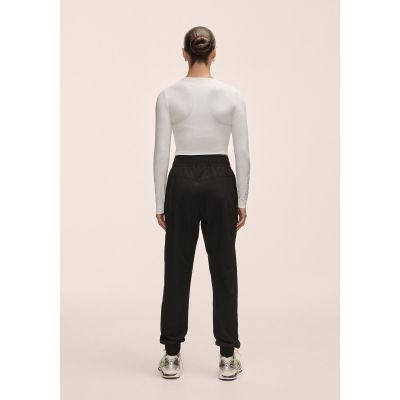 3. Spodnie damskie CASALL Everywhere Woven Pant kolor czarny