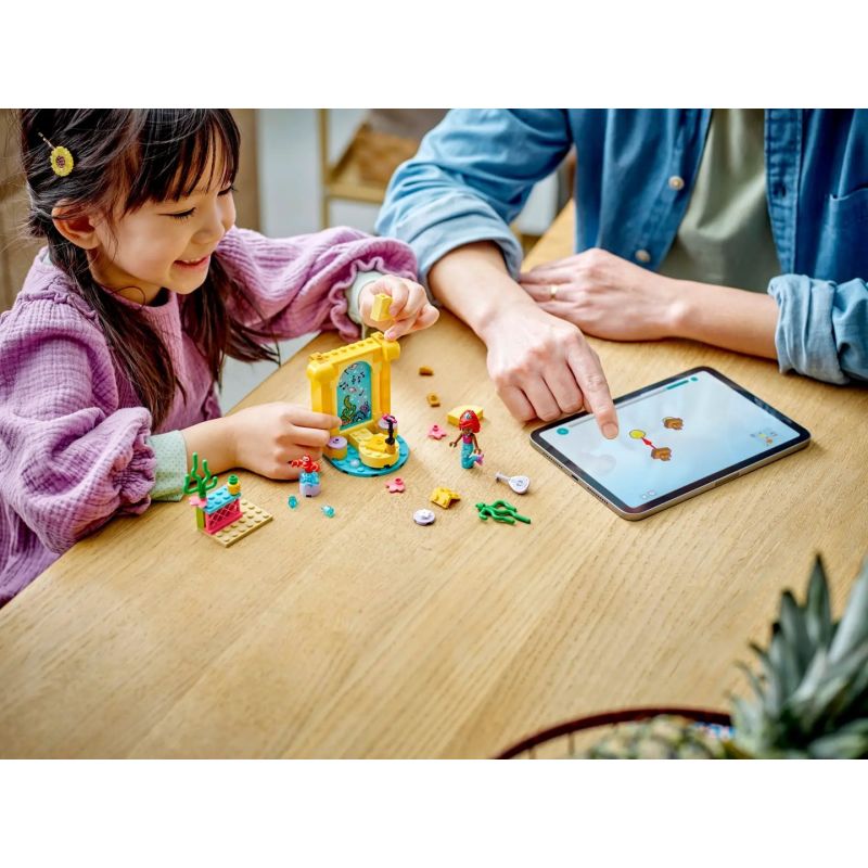8. LEGO Disney 43235 Scena muzyczna Arielki