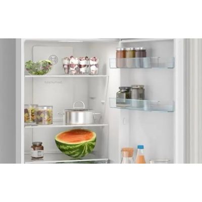 6. Chłodziarko-zamrażarka BOSCH KGN 33NSDB