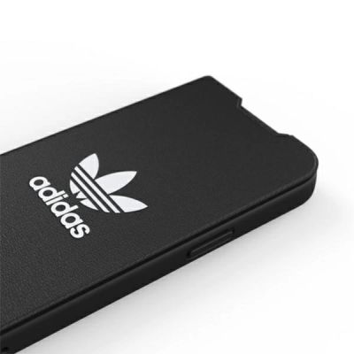 6. Etui Adidas OR Booklet Case BASIC na iPhone 13 - czarno-białe