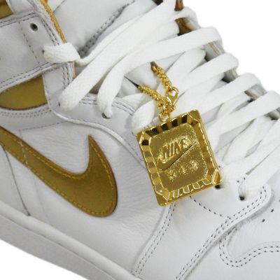 6. Buty sportowe damskie WMNS Air Jordan 1 Retro High OG  - FD2596-107