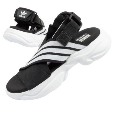 21. Sandały adidas Magmur Sandal W EF5863