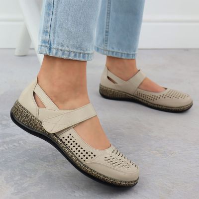 6. Półbuty damskie na rzep ażurowe beżowe Unisoft 7026