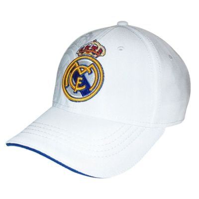 4. Czapka z daszkiem Real Madryt RM3GO3