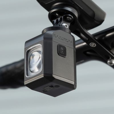 2. Lampka rowerowa Rockbros M8 1600lm przednia z pilotem 10m akumulatorowa 4000 mAh - czarna