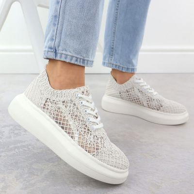 6. Półbuty damskie na platformie koronkowe białe Vinceza 17371