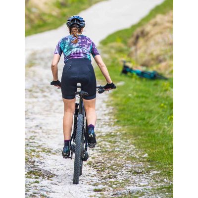 4. Spodenki rowerowe NORTHWAVE ACTIVE W's Bibshort - czarny