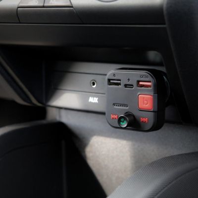 13. SAVIO TR-15 TRANSMITER FM Z WYŚWIETLACZEM, BLUETOOTH I ŁADOWARKĄ PD USB-C USB-A QUICK CHARGE, BASS BOOST