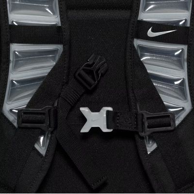 5. Plecak sportowy czarny Nike Varsity Elite Backpack 32L Czarny - HM9965-010