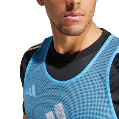 7. Znacznik adidas Training 24 BIB JF3243
