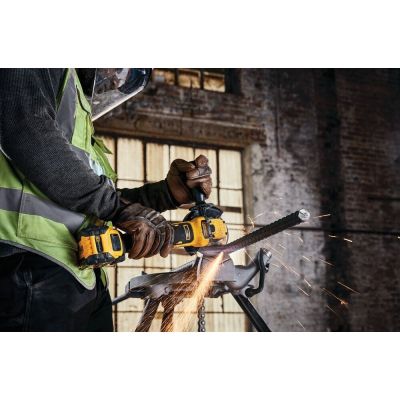4. Szlifierka kątowa 125mm, 18V DCG409VST1-QW DEWALT