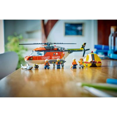11. LEGO City 60503 Helikopter straży przybrzeżnej