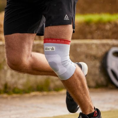 10. Opaska na kolano Reebok SpeedWick XL RRSU-14326