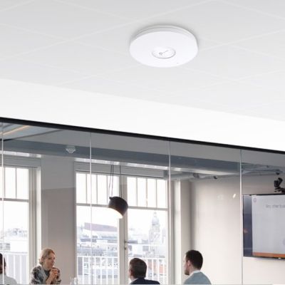 14. Access Point TP-LINK EAP670