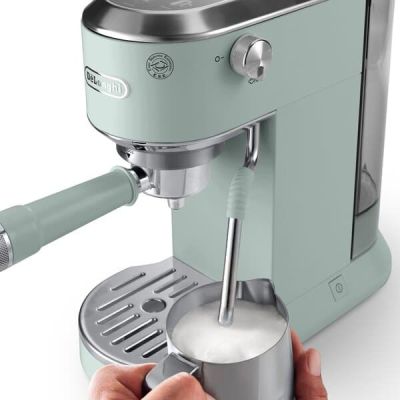 3. Ekspres do kawy DeLonghi EC890.GR
