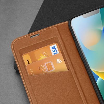 9. Dux Ducis Skin X2 etui do iPhone 14 Plus pokrowiec z magnetyczną klapką brązowy
