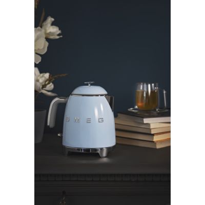 7. Mini czajnik SMEG Kettle KLF05PBEU 0,8L pastelbleu