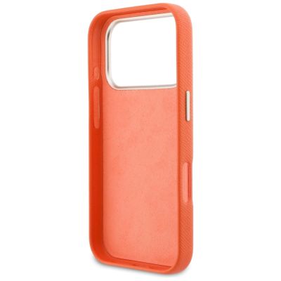 7. Etui Guess FW Resin Logo na iPhone 17 Pro - pomarańczowe