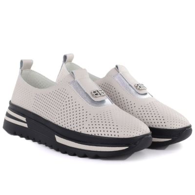 4. Skórzane półbuty damskie ażurowe na platformie beżowe S.Barski 7092