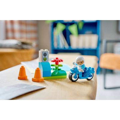 9. LEGO DUPLO TOWN 10471 Niebieski motocykl policyjny