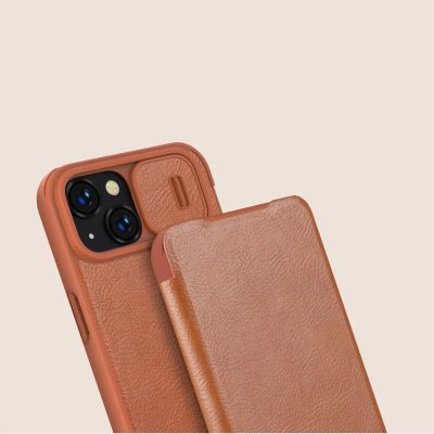 14. Nillkin Qin Leather Pro Case etui iPhone 14 Plus osłona na aparat kabura pokrowiec obudowa z klapką brązowy