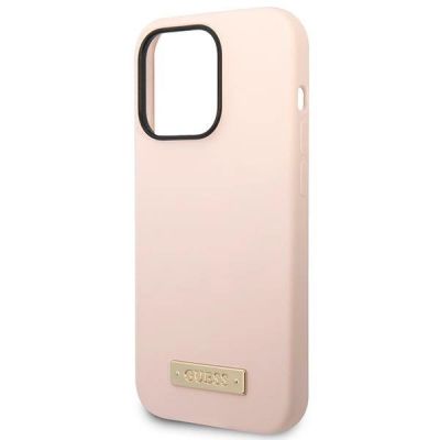 6. Etui Guess Silicone Logo Plate MagSafe na iPhone 14 Pro - różowe