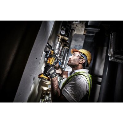 21. Narzędzie wielofunkcyjne 18V DEWALT DCS356N