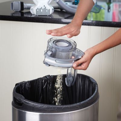 12. Odkurzacz akumulatorowy PD1820L-QW Black+Decker