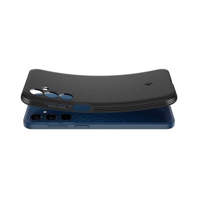 6. Etui Spigen Essential SandBlast na Samsung Galaxy M35 5G - czarne