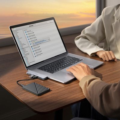 10. Hub USB Baseus UltraJoy Series 6w1 USB-C 40 Gb/s USB 3.0 HDMI 4K z czytnikiem SD i microSD - szary