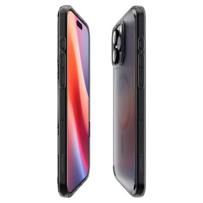 4. Etui Spigen Ultra Hybrid "T" MagSafe na iPhone 16 Pro Max - czarne
