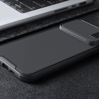 8. Nillkin CamShield S Case etui iPhone 14 Pro Max pancerny pokrowiec osłona na aparat czarne