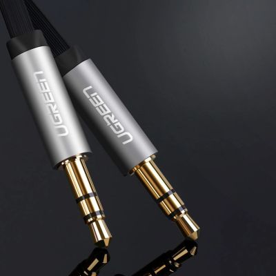 6. Ugreen płaski kabel przewód audio AUX 3,5 mm mini jack 3m srebrny (10728)