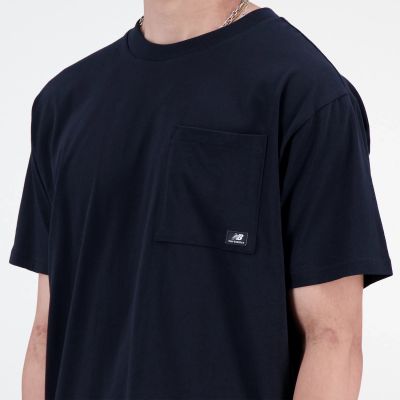 6. Koszulka New Balance t-shirt Essentials Reimagined Cott M MT31542BK