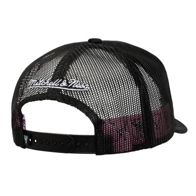 2. Czapka z daszkiem Mitchell &amp; Ness Inter Miami CF Trucker HT10070-IMCBLCK