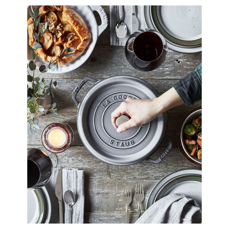 8. STAUB Garnek żeliwny okrągły 40500-246-0 3,8l grafitowy