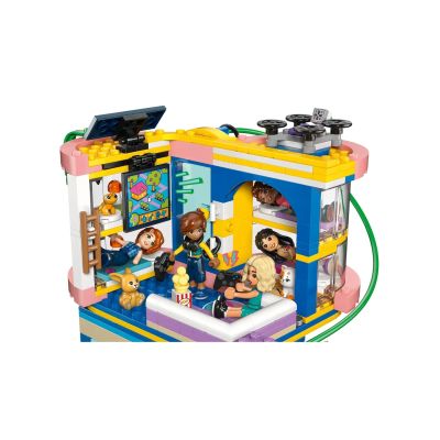 5. LEGO Friends 42689 - Domek klubu przyjaciół z Heartlake