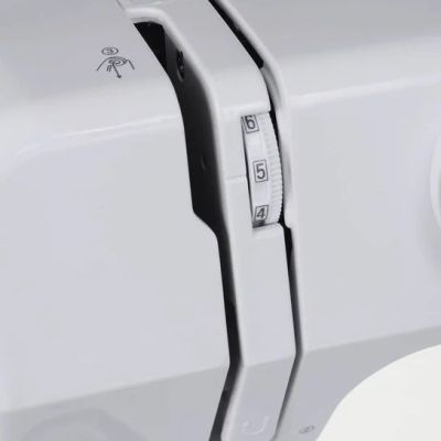 13. Maszyna do szycia Singer M1005