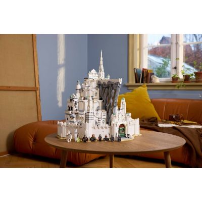 28. LEGO Icons 11377 - Władca Pierścieni: Minas Tirith