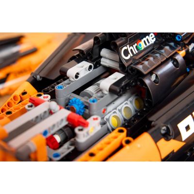 18. LEGO 42228 Technic - Bolid McLaren MCL39 F1