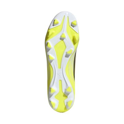 10. Buty piłkarskie adidas F50 Club FG/MG Mid JQ4030